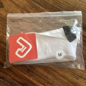 Jakroo Cycling Socks Size Medium NEW